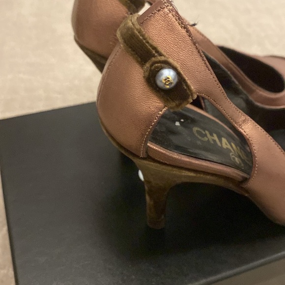 Chanel pumps with suede tip - Picture 5 of 15